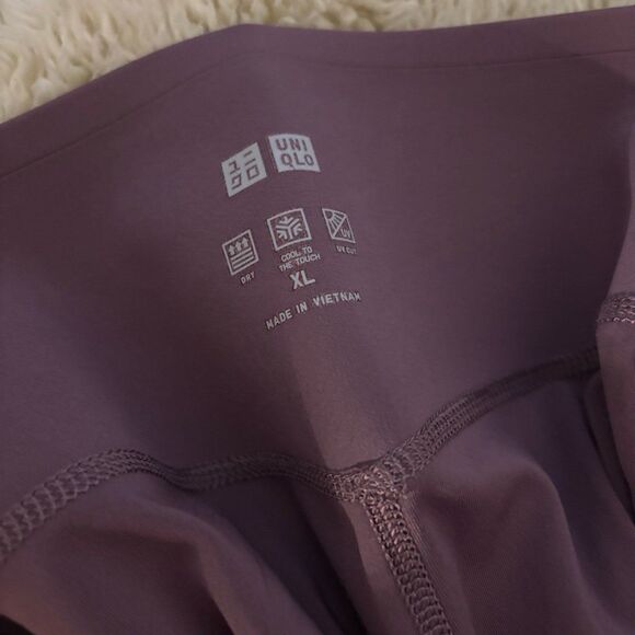 Women’s AIRism Long Pants Leggings - Picture 2 of 3